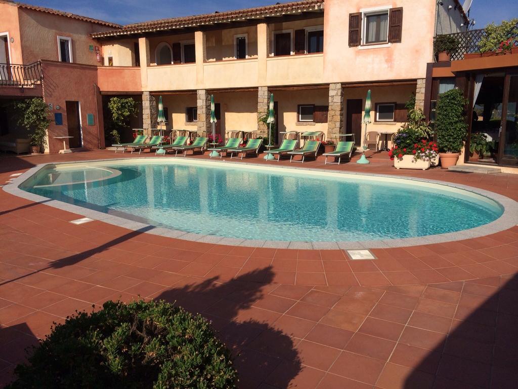 Hotel Villa Gemella Baja Sardinia Luaran gambar